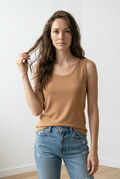Top maille sans manches dos découpé